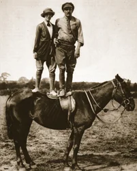 Ausbildung eines Rekruten: Leutnant Mike Rimington, eine Schülerin und ein Pferd, Illustration aus The Illustrated War News, September 1916